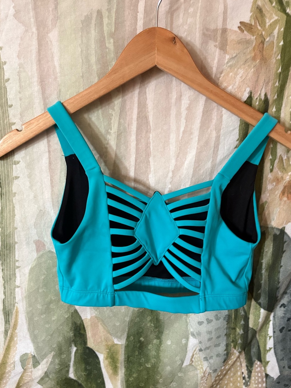 Onzie Sun Ray Sports Bra in Teal ๐ตS/M